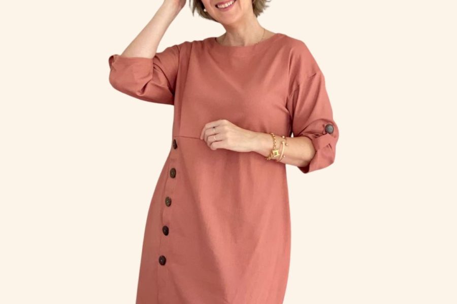 Vestido com Fenda e Botões